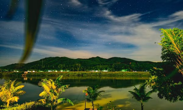 Đêm đầy sao kỳ ảo trên bầu trời Quảng Trị