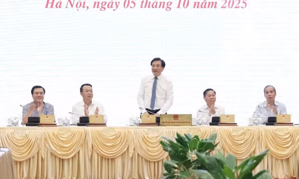 Chấn chỉnh tình trạng lạm thu tại các cơ sở giáo dục; thí điểm kinh doanh tài sản mã hoá