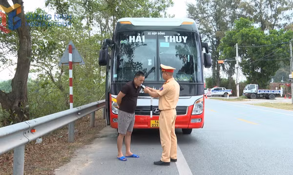 Kiểm soát chặt phương tiện vận chuyển hành khách mùa du lịch