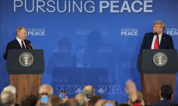 Tổng thống Mỹ Donald Trump và Tổng thống Nga Vladimir Putin điện đàm