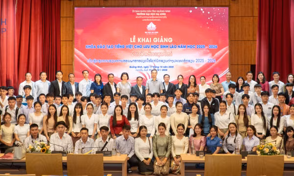 Khai giảng khóa đào tạo Tiếng Việt cho lưu học sinh Lào năm học 2025-2026