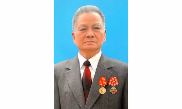 Tóm tắt tiểu sử đồng chí Trần Phương