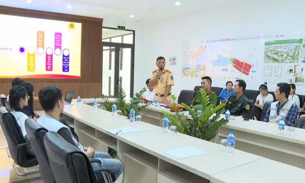 Tuyên truyền Luật Trật tự, an toàn giao thông đường bộ tại KCN