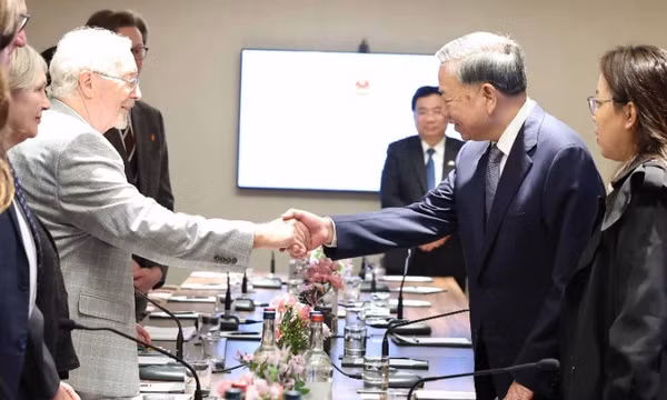 Tổng Bí thư Tô Lâm tiếp Tổng Bí thư Đảng Cộng sản Anh Robert Griffiths