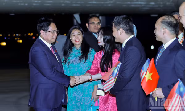 Thủ tướng Phạm Minh Chính tới Kuala Lumpur dự Hội nghị Cấp cao ASEAN lần thứ 47
