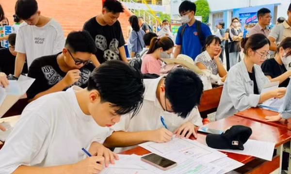 Sinh viên thôi học có phải bồi hoàn kinh phí đã được hỗ trợ?