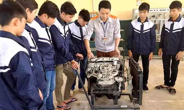 Có hỗ trợ chi phí cho học sinh vùng khó khăn đi học tại vùng I?