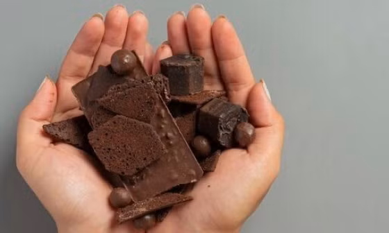 Trà, chocolate và 3 loại thực phẩm giúp hạ huyết áp tự nhiên, tốt cho tim mạch