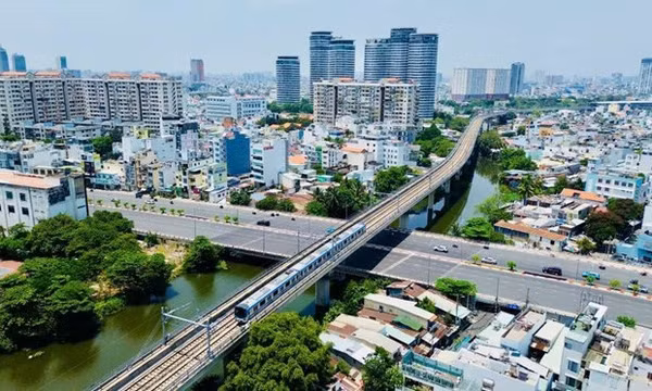 Thu ngân sách Nhà nước 2025 tăng mạnh, vượt dự toán