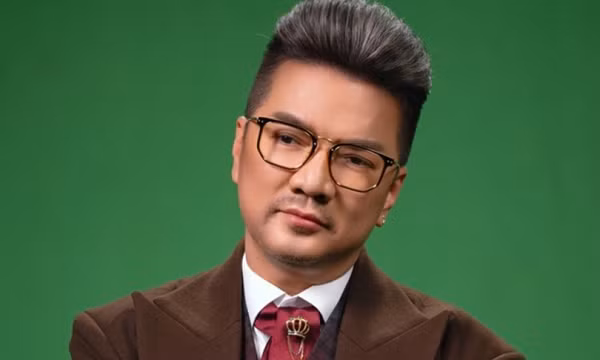 Đàm Vĩnh Hưng trở lại với ngoại hình khác lạ