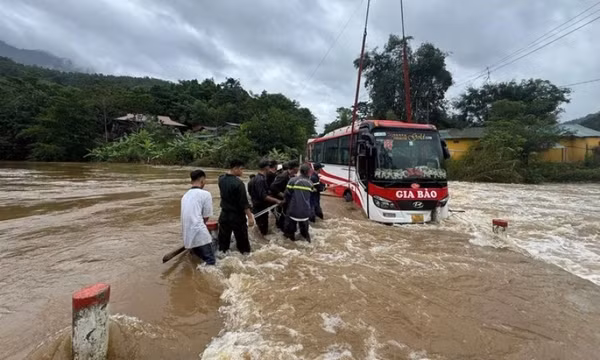 Thời tiết hôm nay 1/10: Mưa to bao phủ miền Bắc; miền Nam nhiều mây, mưa rào