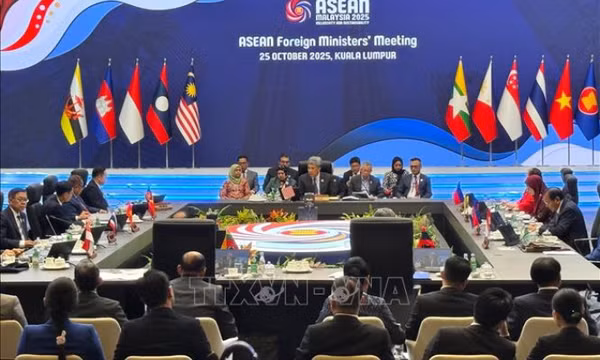 Hội nghị Cấp cao ASEAN 47: Campuchia và Thái Lan ký tuyên bố chung về thỏa thuận hòa bình
