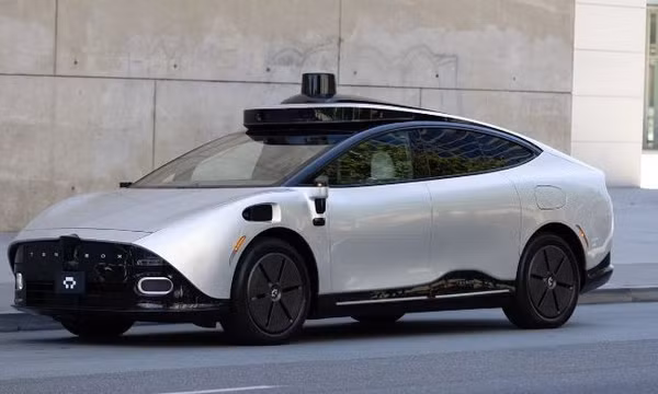 Ra mắt xe robot tự hành cá nhân đầu tiên trên thế giới