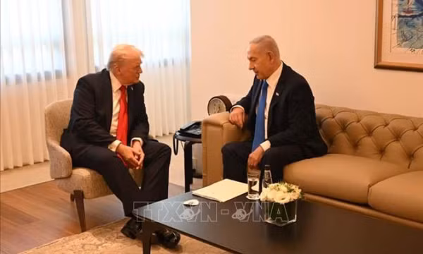 Tổng thống Mỹ thăm chớp nhoáng Israel vào thời điểm lịch sử