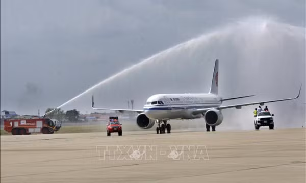 Máy bay của Air China hạ cánh khẩn cấp do pin bốc cháy trong khoang hành lý xách tay