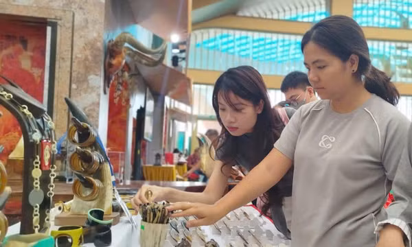 Hội chợ Mùa thu 2025: Chiêm ngưỡng tinh hoa làng nghề truyền thống Hà Nội