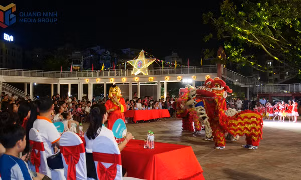 Đêm hội trăng rằm tại Cung Văn hóa Thanh thiếu nhi Quảng Ninh