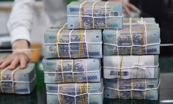 Tín dụng tăng kỷ lục, hơn 2,1 triệu tỷ 'chảy' ra nền kinh tế