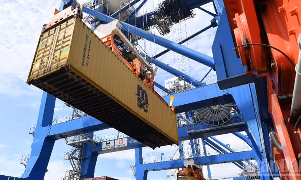 Xuất nhập khẩu hàng hóa 9 tháng năm 2025 ước đạt hơn 680 tỷ USD