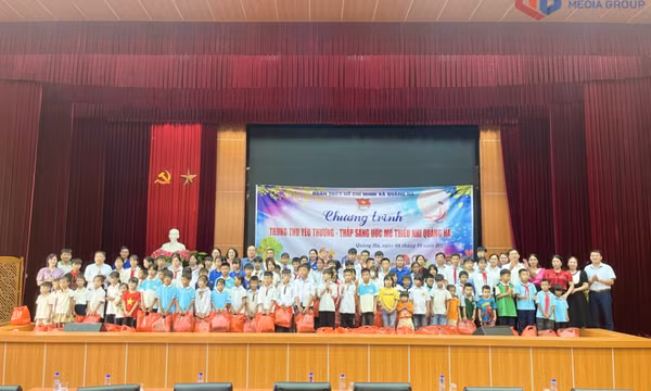 Quảng Hà tặng 102 suất quà cho trẻ em tại chương trình Trung thu yêu thương - thắp sáng ước mơ
