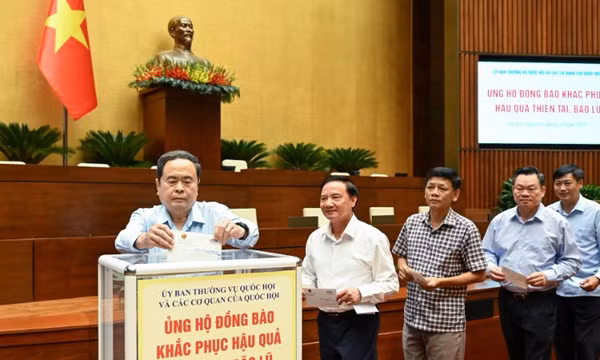 Ủy ban Thường vụ Quốc hội ủng hộ, giúp đỡ đồng bào khắc phục hậu quả thiên tai