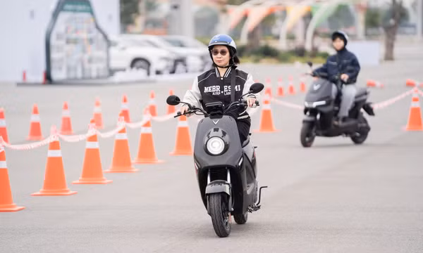 VinFast ZGoo: Mẫu xe điện giúp học sinh dễ lái, phụ huynh yên tâm