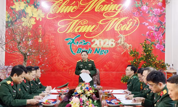 Đoàn công tác Tổng cục Chính trị chúc Tết tại Quảng Ninh