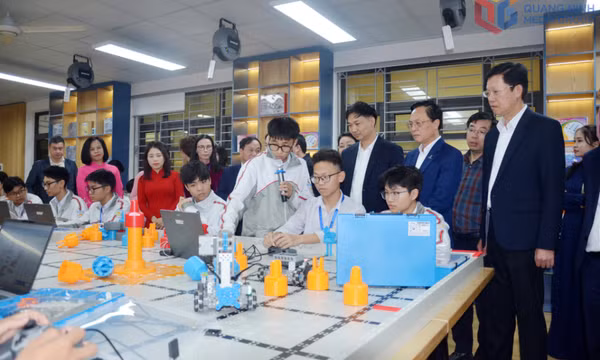 Khánh thành Phòng thực hành giáo dục STEM