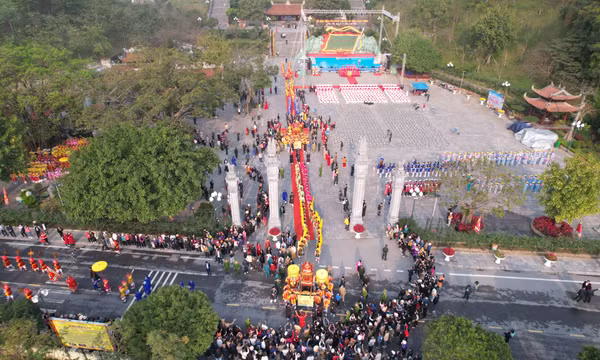 Sức sống của lễ hội miền Đông Bắc