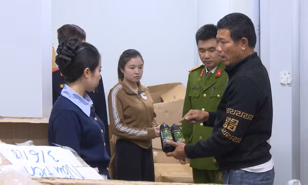 Đấu tranh tận gốc tội phạm sản xuất, buôn bán hàng giả