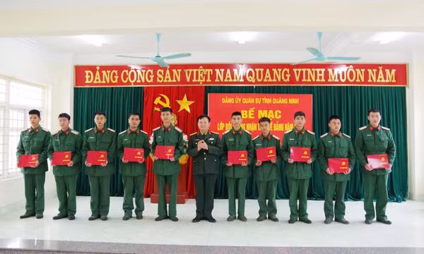 Đảng ủy Quân sự tỉnh Quảng Ninh: Bế mạc lớp bồi dưỡng nhận thức về Đảng năm 2026