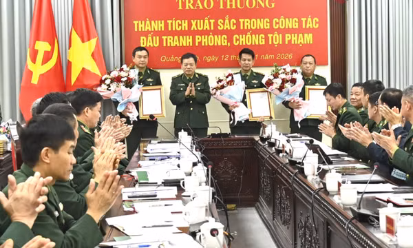 Khen thưởng các cá nhân, tập thể BĐBP tỉnh có thành tích xuất sắc trong đấu tranh phòng chống tội phạm