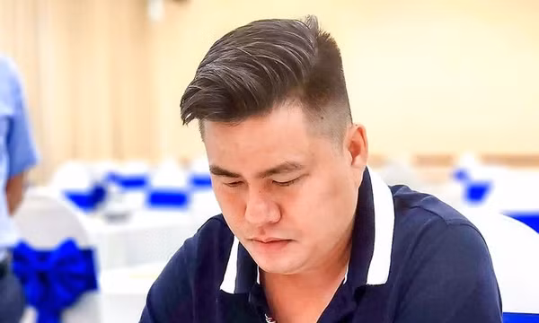 Lại Lý Huynh sa sút sau chức vô địch cờ tướng thế giới