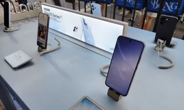 Smartphone tại Việt Nam năm 2026: Xu hướng giá tăng, cạnh tranh cao