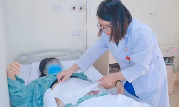 Người phụ nữ nguy kịch sau hút mỡ bụng, ghép mỡ mặt