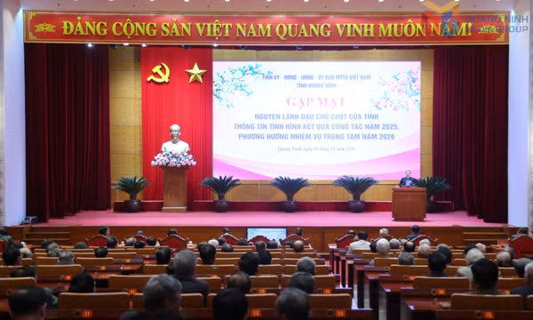 Tỉnh Quảng Ninh gặp mặt các đồng chí nguyên lãnh đạo chủ chốt của tỉnh