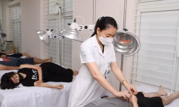 Miền Bắc rét nhất từ đầu đông, nhiều người liệt dây thần kinh số 7 do nhiễm lạnh
