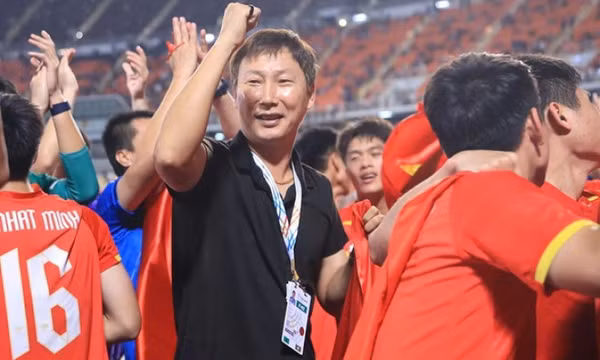 HLV Kim Sang-sik: Bóng cố định mang lại khác biệt cho U23 Việt Nam