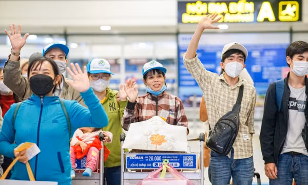Hỗ trợ 2.500 vé tàu, máy bay cho người lao động dịp Tết Bính Ngọ 2026