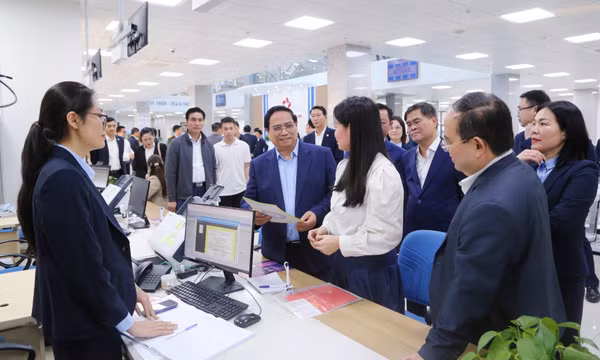 Thủ tướng Chính phủ Phạm Minh Chính thăm, làm việc tại Trung tâm Phục vụ hành chính công tỉnh Quảng Ninh