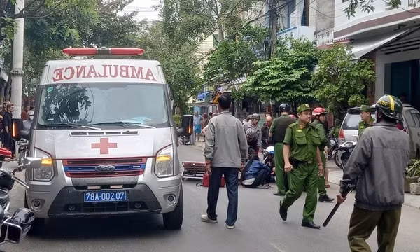 Bắt nghi phạm đâm chết người tình của mẹ ruột
