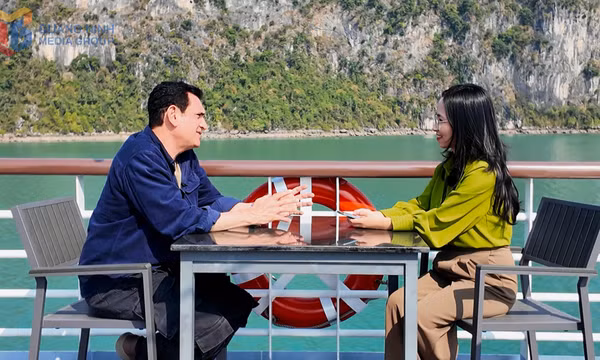 Đạo diễn phim Bollywood: "Vịnh Hạ Long là nơi tình yêu bắt đầu"