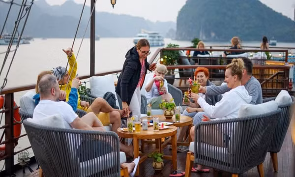 Hanoi Explore Travel – Đơn vị tổ chức Halong Bay Day Trip & Ninh Binh Tour uy tín hàng đầu tại Hà Nội