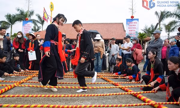 Hương sắc mùa xuân trong hội làng Bằng Cả
