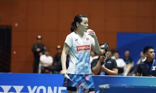 Tay vợt Nguyễn Thùy Linh sang Indonesia thi đấu