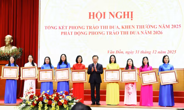 Đặc khu Vân Đồn tổng kết công tác thi đua, khen thưởng năm 2025