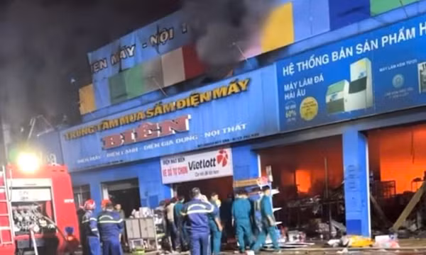 Cháy cửa hàng điện máy ở Đồng Nai, 2 người tử vong