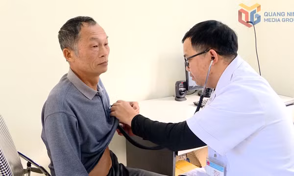 Đảm bảo chăm sóc sức khỏe cho nhân dân