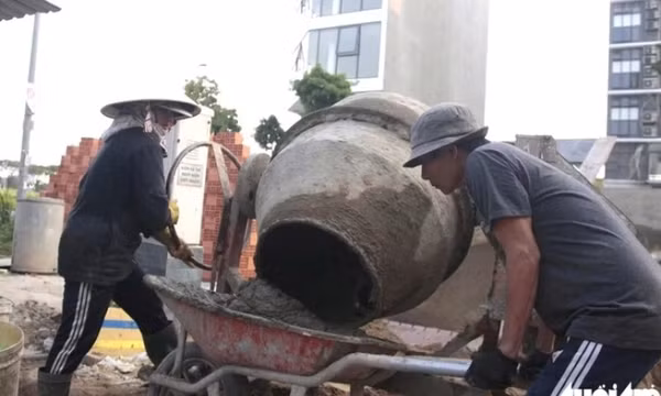 Mới tăng giá dịp cuối năm, loạt công ty xi măng thông báo tăng giá đợt nữa