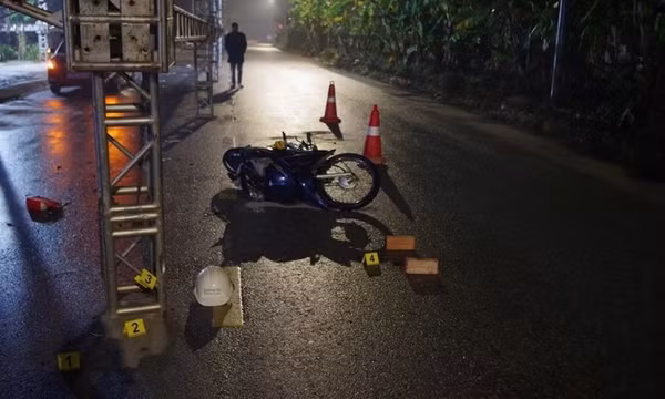 Nam thanh niên tử vong sau khi tông vào rạp cưới